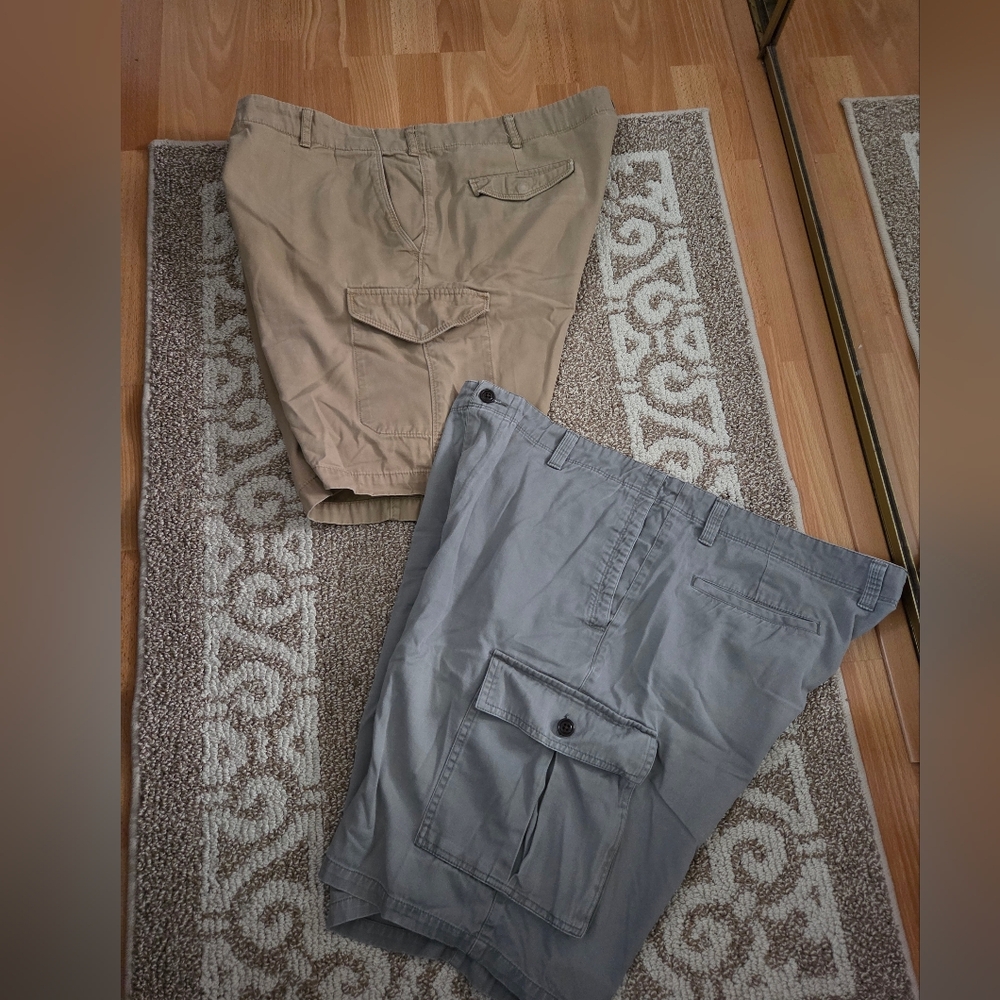 Dockers Tan and Gray Cargo Shorts Utility Size 42 Vacation Work Outdoors Summer